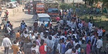 मण्डी मे कपास के कम दाम मिलने को लेकर आये दिन विवाद की स्थिति। देखें वीडियो