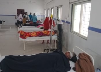 शादी समारोह से आ रहे व्यक्तियों का लोणी फाटे पर पिकअप वाहन पलटा, 6 व्यक्ति हुए घायल एक महिला की हुई मौत।
