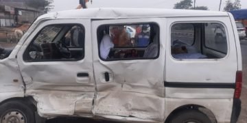 आष्टा बायपास के नज़दीक तेज रफ्तार रेत के डम्फर ने कार को मारी टक्कर।