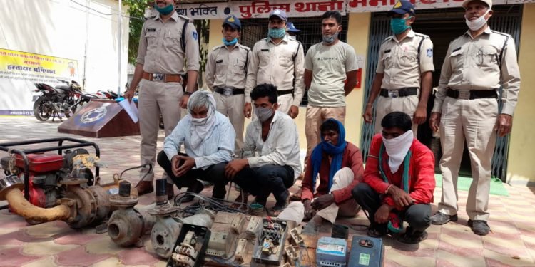 पानी की विधुत मोटर चोर गिरोह को पकड़ने में पुलिस चौकी सिंघाना को मिली बड़ी सफलता।