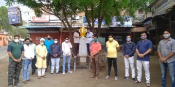 स्वातंत्र्यवीर वीर सावरकरजी की जयंति के अवसर पर धार नगर के मोहन टॉकीज स्थित उनकी प्रतिमा पर माल्यार्पण किया गया।