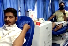 ब्लड कलेक्शन वेन के माध्यम से शुरू हुआ रक्तदान शिविर, कोरोना प्रोटोकॉल के चलते सिर्फ 20 लोग ही कर पा रहे रक्तदान