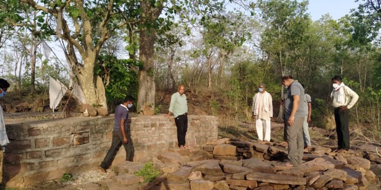 दमोह जिले के ग्राम देवतरा में पेयजल की गंभीर समस्या।
