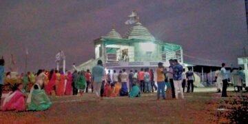 अमावस्या पर सिंगाजी धाम पर भक्तों ने स्नान कर समाधि पर नवाए शीश।
