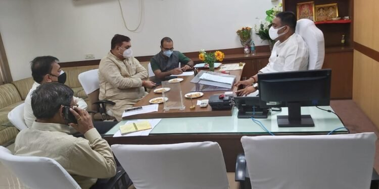 मध्यप्रदेश में बढ़ेगी भंडारण क्षमता, नये गोदामों के निर्माण के लिये अध्यक्ष श्री राहुल सिंह ने दिये निर्देश।