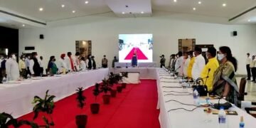 मध्य प्रदेश के तमाम मंत्रियों के साथ मुख्यमंत्री ने मेराथन बैठक कर कई मुद्दों पर चर्चा की। वीडियो