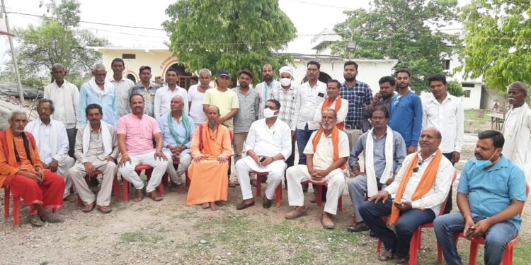 सिद्ध क्षेत्र लक्ष्मण कुटी धाम से 13 मूर्ति स्थापित की।