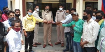 धार जिले के राजोद थाने पर नेमावर में हुये जघन्य अपराध को लेकर जयस ने मुख्यमंत्री के नाम सोपा।