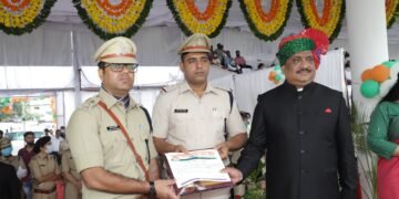 स्वतंत्रता दिवस पर लोकेश सिंह भदौरिया को कलेक्टर एसपी द्वारा उत्कृष्ट कार्य के लिए शील्ड एवं प्रशंसा पत्र देकर सम्मानित किया।