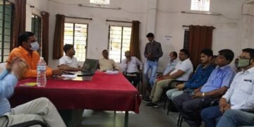 नवागत नायाब तहसीलदार ने बैठक ली, शाशन की योजनाओं को आमजनता तक पहुँचने के लिए सुझाव मांगे।
