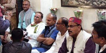 सिद्धार्थ मलैया क्या कांग्रेस में हो सकते हैं शामिल कल रात सिद्धार्थ मलैया के निवास पर पहुंचे कांग्रेस के पूर्व प्रदेश अध्यक्ष