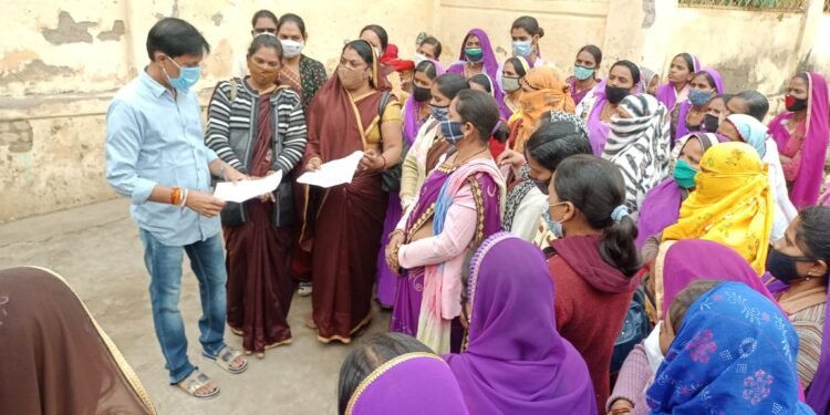 आशा कार्यकर्ता, उषा, आशा सहयोगिनी संगठन ने  सरदारपुर विधायक को सौपा ज्ञापन।