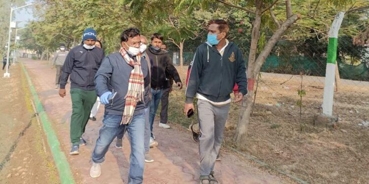 सभी लोग मिलकर काम करें तभी दमोह को टॉप टेन स्वच्छता सर्वेक्षण में लेकर आ सकेंगे-कलेक्टर श्री चैतन्य