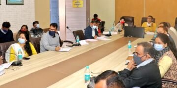 वैक्सीनेशन के कार्य में सामाजिक एवं धार्मिक प्रतिनिधियों की भी सहभागीता की जाए – कलेक्टर डाॅ जैन