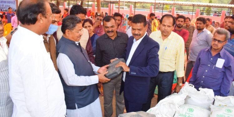 बड़वानी नगरपालिका को जीरो वेस्ट की अवधारणा पर खरा बनाने के लिये जनप्रतिनिधियों, अधिकारियों, आमजनों ने किया मंथन