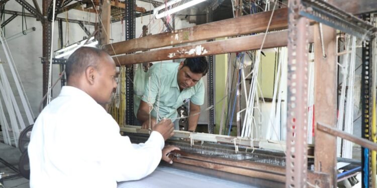 संजय ने अमेजन मित्रा और फ्लिपकार्ड कि शर्ते मानने से किया इंकार, अपने दम पर विदेशों तक पहुँचाया कारोबार