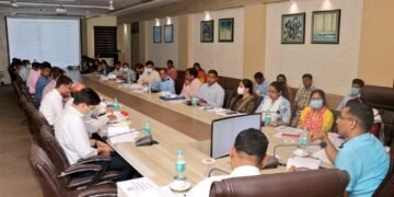 आरसीएमएस के प्रकरणों के निराकरण के लिए राजस्व अधिकारी नियमित अपने कोर्ट लगाए- कलेक्टर डॉ जैन