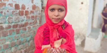 7 साल की मासूम अजरा ने भी रखा रोजा।