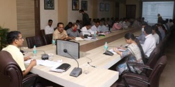 एफआरए पट्टाधारी कृषकों के नाम 25 अप्रैल तक पीएम, सीएम किसान योजना हेतु जोड़ लिए जाएँ – कलेक्टर डॉ जैन