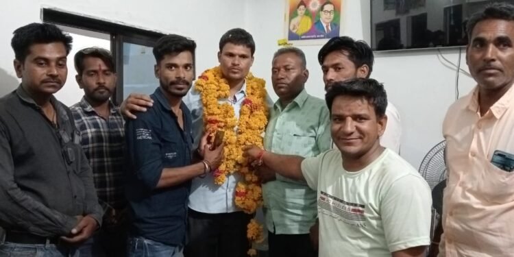 सुवासरा मालवीय यूथ फाउंडेशन का तहसील स्तरीय बैठक संपन्न हुई।