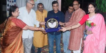 भोपाल में रविवार रात जर्नलिस्ट क्लब के वार्षिक मिलन और भोज समारोह में श्री ब्रजेश राजपूत को शब्द ऋषि सम्मान सौंपा गया…