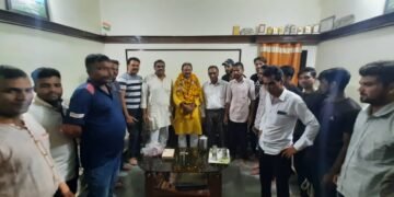 तीसरी बार पार्षद चुनाव जीतने वाले उस्मान पटेल का धार में भव्य स्वागत किया गया।