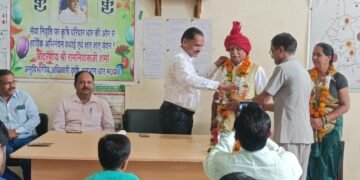 अनुविभागीय अधिकारी आर.एन.शर्मा सेवानिवृत्त, समारोह पूर्वक बिदाई दी।