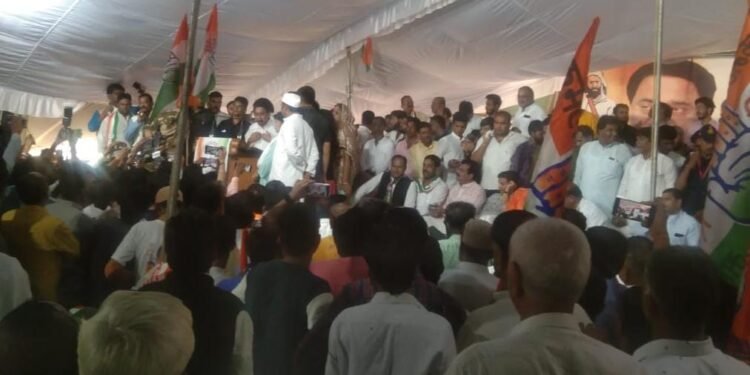 विश्व आदिवासी दिवस पर टंट्या मामा की कर्मभूमि पातालपानी में विशाल जनसभा को पूर्व मुख्यमंत्री कमलनाथ ने संबोधित किया।