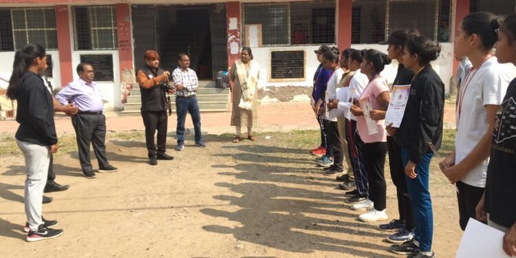 #धार : महिलाओं के लिए सुरक्षित पर्यटन स्थल  याेजना के तहत आत्मरक्षा के प्रशिक्षण की जानकारी ली।