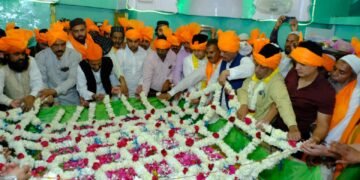 चादर शरीफ पेश कर हुआ हजरत मौलाना ख्वाजा कमालउद्दीन चिश्ती रे.अ. के 691 वे उर्स का उर्स का आगाज। वीडियो