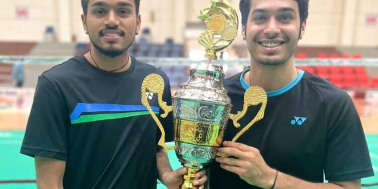 पश्चिम क्षैत्रीय विश्व विधालयीन बैडमिंटन स्पर्धा में देवी अहिल्या विश्वविद्यालयीन बैडमिंटन दल को उप विजेता का खिताब।
