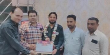 समाजसेवी आजम राही हुए ‘कर्मवीर सम्मान’ से सम्मानित।