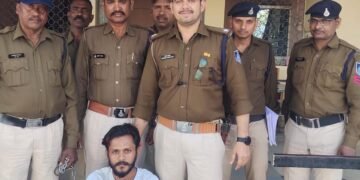 राजगढ़ पुलिस को मिली सफलता, डकैती के प्रकरण मे फरार आऱोपी गिरफ्तार, एक पिस्टल व कार जप्त।