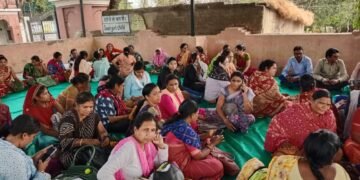 आंगनवाड़ी कार्यकर्ता एवं सहायिका करेंगी 15 तारीख से अनिश्चितकालीन हड़ताल