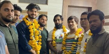 धार का नाम रोशन करने वाले अनस कुरैशी का नई उमंग संस्था व समाजजानो ने किया सम्मान।