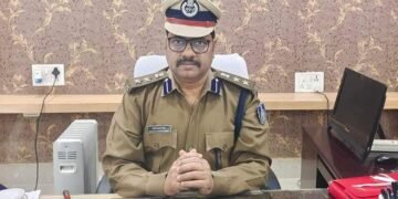 आयुष्मान कार्ड बनाने के नाम पर धोखाधड़ी करने वाले आरोपी को पुलिस ने धर दबोचा।