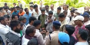 पुलिस की प्रताड़ना से तंग होकर युवक ने लगाई फांसी!