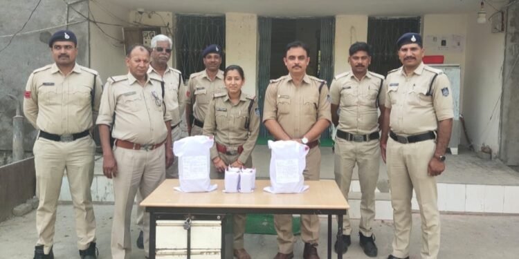 दमोह देहात पुलिस द्वारा अवैध गांजा तस्करी करते 2 आरोपियों को गांजे सहित किया गिरफ्तार।