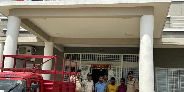 आय़सर कम्पनी मे हुई 10 लाख की चोरी का खुलासा करने मे सेक्टर -1 पीथमपुर पुलिस को मिली सफलता।