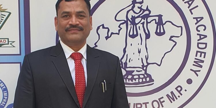 धार के अधिवक्ता सतीश ठाकुर बने चीफ लीगल डिफेंस काउंसिल..