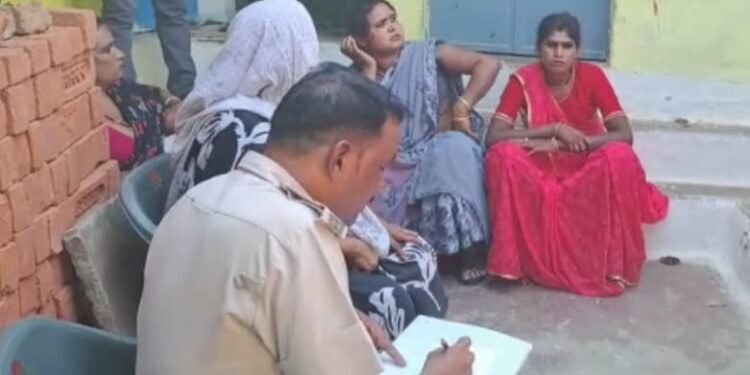 फांसी के फंदे पर झूलकर निक्की किन्नर ने की आत्महत्या।