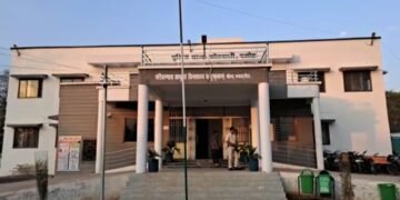 दमोह कोतवाली पुलिस ने चाकू एवं डंडे से मारपीट करने वाले आरोपी को चंद घण्टो मे धर दबोचा।