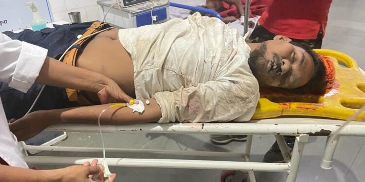 बीती रात हुए सड़क हादसे में गंभीर व्यक्ति की मौत  सड़क हादसे में मृत व्यक्ति की अज्ञात।