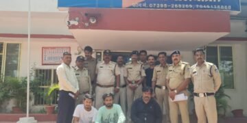 #धार : कानवन थाना क्षेत्र में सूने घर से चोरी करने वाले शातिर चोर को पुलिस ने किया गिरफ्तार।