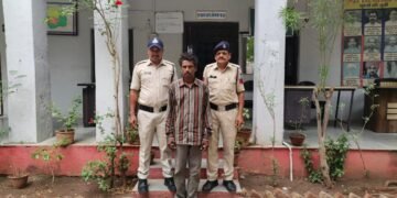 #धार : जान से मारने की नियत से पेट पर चाकू मारने वाले आरोपी को पुलिस ने चंद घण्टो मे किया गिरफ्तार