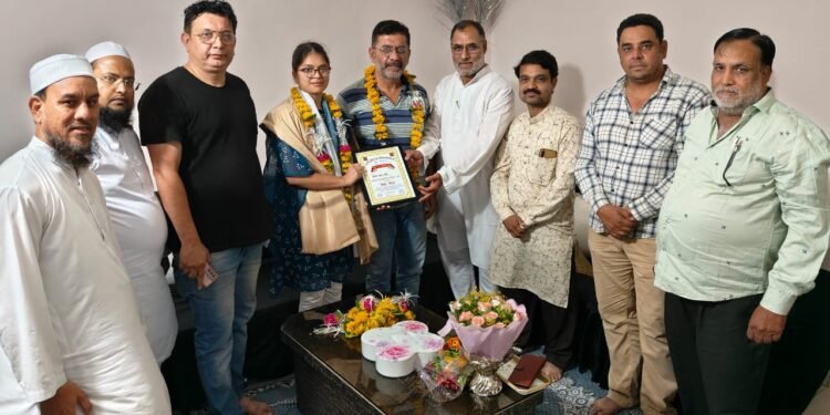 विश्व मे हिंदुस्तान का नाम रौशन करने वाली धार की अनम खान को हज वेलफेयर सोसायटी ने दी मुबारकबाद..(वीडियो)