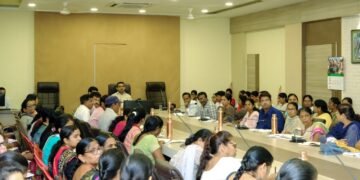 आंगनवाड़ियाँ ऐसी हों कि समाज का सभी वर्ग वहाँ बच्चों को भेजने को तत्पर रहे- कलेक्टर श्री मिश्रा