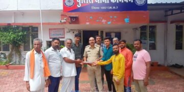 धार : मंदिर में चोरों ने किए हाथ साफ, आरोपी CCTV में हुए कैद।