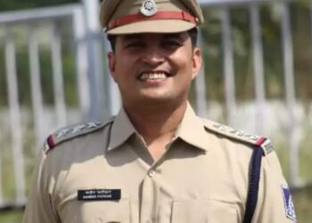 धार : धामनोद टी.आई. समीर पाटीदार को केएफ रुस्तम जी अवार्ड से नवाजा गया।