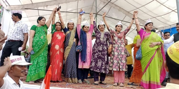 मध्यप्रदेश कर्मचारी संघ एवं अधिकारी कर्मचारी संयुक्त मोर्चा ने अपनी मांगो को लेकर किया प्रदेश स्तरीय आंदोलन।